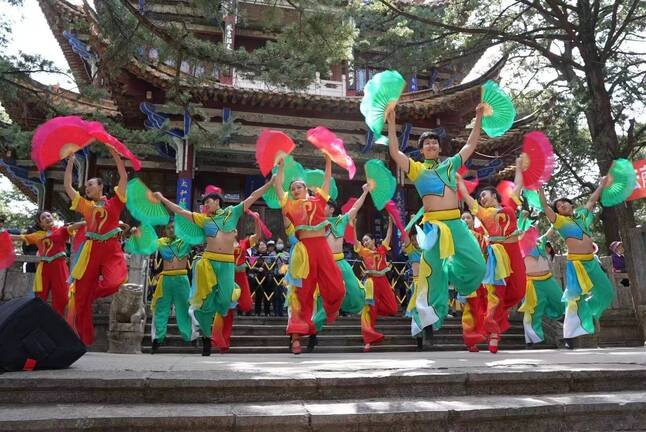 龙年春节 昆明市金殿名胜区为市民奉上15天文化“大餐”