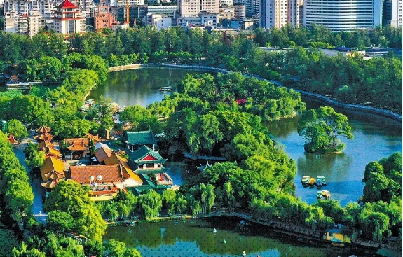 云南新玩法！昆明公交推出90条暑期观光线……